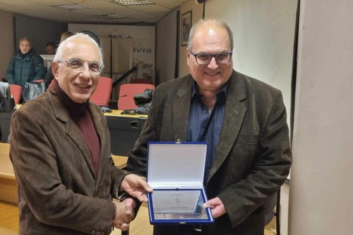 Ο Δήμος Χαλανδρίου τίμησε τον Γιώργο Κουράση για την πολυετή συνεισφορά του στα κοινά της πόλης