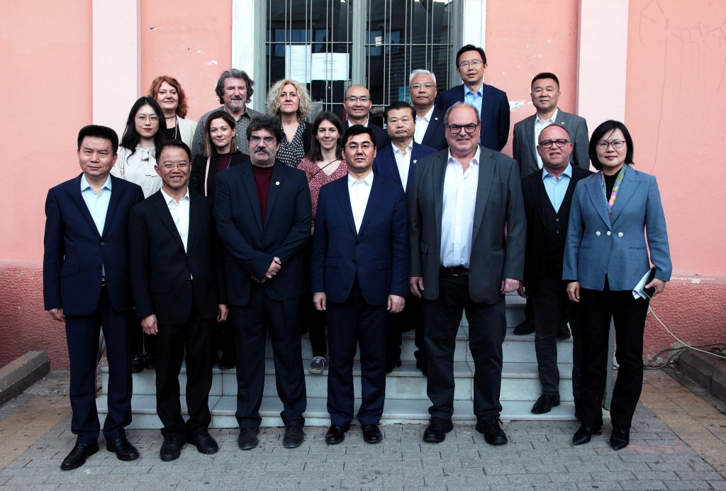 Επίσκεψη κινεζικής αντιπροσωπείας στα έργα του Αδριάνειου Υδραγωγείου – Υπογραφή Μνημονίου Συνεργασίας μεταξύ Χαλανδρίου και Χουαντού