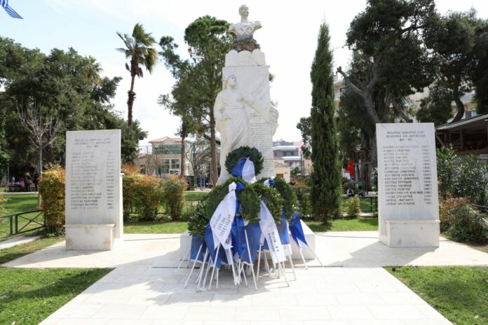 Τους ήρωες της Ελληνικής Επανάστασης του 1821 τίμησε η μαθητική κοινότητα του Αμαρουσίου, οι σύλλογοι και φορείς της πόλης