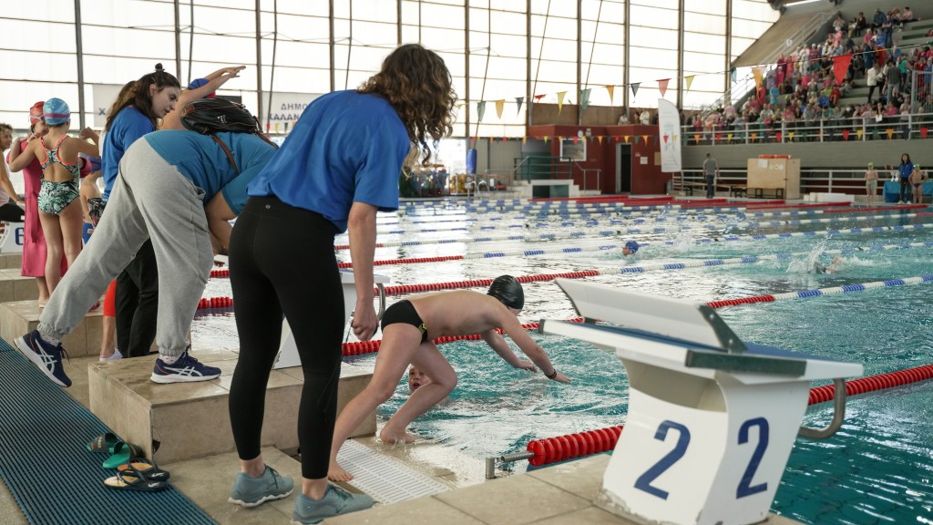 Εκατοντάδες μικροί κολυμβητές έδωσαν και φέτος ραντεβού στο Χαλάνδρι